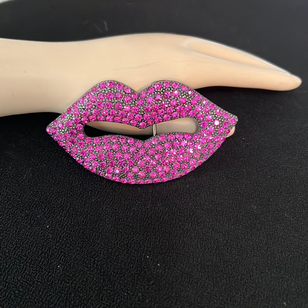 Hot Pink Rhinestone Lips Belt Buckle That works With Notch Belt
